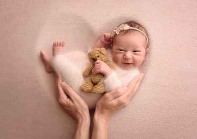 Elena Melnikova Fotostudio – Neugeborenen- & Babybauchfotografie Kiel